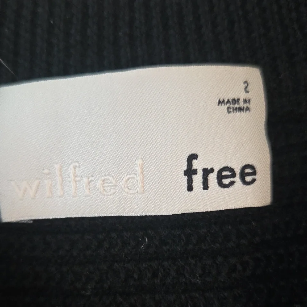 Wilfred Free Aritzia Black Cropped Sweater - Picture 8 of 13